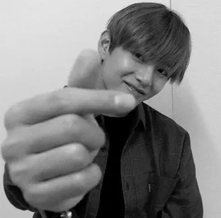 🗞 cdfe7ca5 V kpop, музыка, певец, идол, артист whatsapp sticker