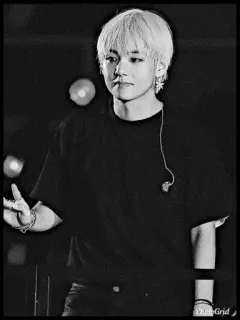 ⛓ f6a13b28 V วี, คิมแทฮยอง, BTS, เคป็อป, นักร้อง, นักดนตรี, ไอดอล telegram sticker