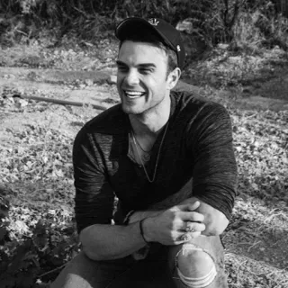 🚩 4b422d4b Mann, lächelnd, Porträt, lässig, glücklich, Outdoor whatsapp sticker