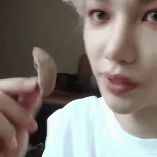 🥖 341407dd person, selfie, essen, pilz whatsapp sticker