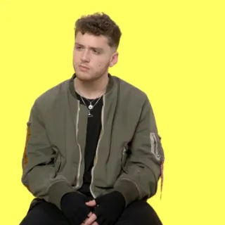 🌿 b4dd20a0 personne, homme, veste, portrait, assis, regardant whatsapp sticker