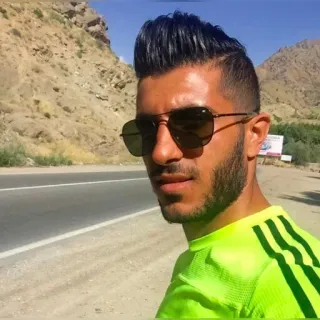 😎 0a87a08e hombre, gafas de sol, retrato, exterior, naturaleza, carretera whatsapp sticker