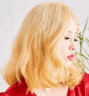 🚫 3fb8de50 retrato, mujer, persona, pelo rubio, labios rojos telegram sticker