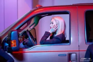 🚫 8292c84a mujer, coche, conduciendo, rubia, camión, retrato telegram sticker