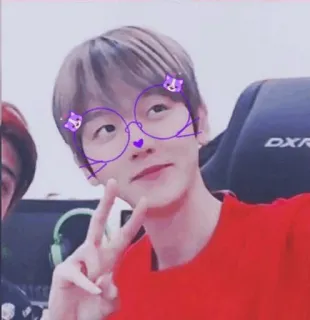 🦄 257fac9e 人物, KPOP, 自撮り, フィルター, かわいい, ピースサイン telegram sticker