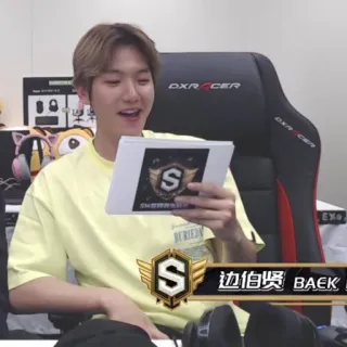 🍯 b5e811f7 telegram sticker