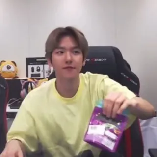 🍯 bab605f7 telegram sticker