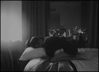 ◾️ a593efdb verdriet, depressie, nacht, stad, raam, bed, slaap, emotioneel whatsapp sticker