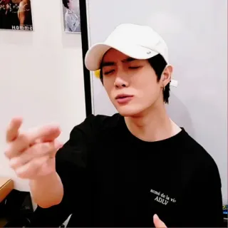 🐻 054d3636 acmé de la vie
ADLV Mode, Kleidung, Kappe, Porträt, K-Pop whatsapp sticker