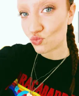 🌈 8e55a41d BRACADABRA ผู้หญิง, เซลฟี่, ภาพเหมือน, เครื่องประดับ, เปีย, รุ้ง telegram sticker