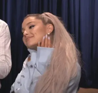 🗞 264bc422 Ariana Grande певец, знаменитость, женщина, портрет whatsapp sticker