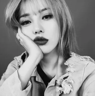 🥀 64159317 woman, portrait, female, person, girl, makeup telegram sticker