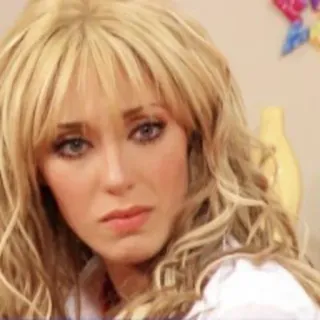 ❤️ 6daeab99 женщина, портрет, блондинка, человек whatsapp sticker