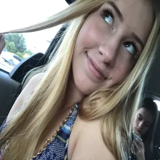 😱 a913d0e2 女性, 金髪, 自撮り, ポートレート, 若い, ブロンド, 女の子, 可愛い telegram sticker