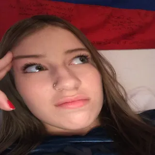 😶 f69094c4 女の子, 人, ポートレート, 女性, 自撮り telegram sticker