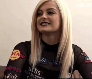 🥀 6a5a40c1 GCDS JUST MARRIED phụ nữ, tóc vàng, nụ cười, thời trang telegram sticker