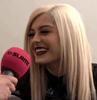 🥀 8fbd88e3 SLAM! ca sĩ, micro, tóc vàng, phỏng vấn, chân dung, phụ nữ telegram sticker