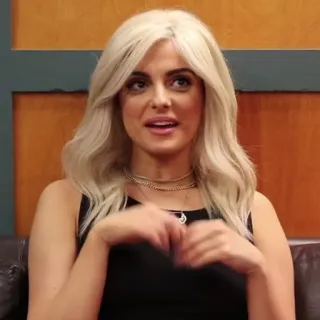 ☺️ 183b341a Bebe Rexha Bebe Rexha, piosenkarka, blondynka, kobieta, kobieta telegram sticker
