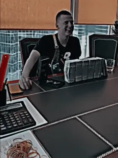 😳 8e7a6d57 男人, 钱, 办公室, 办公桌, 奢华, 财富, 金融 telegram sticker