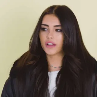 🌎 9c5b244d Madison Beer cantante, celebrità, donna, ritratto telegram sticker