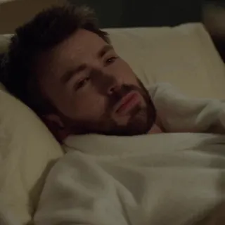🦇 5db40117 chris evans, aktor, celebryta, mężczyzna, broda, łóżko, portret, odpoczynek telegram sticker