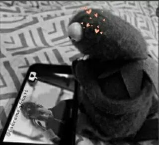 🥀 aed60ef4 @bahram.afshari puppet, hearts, toy, phone, black and white telegram sticker