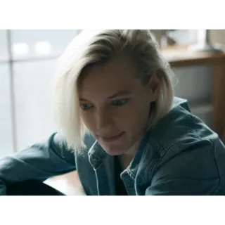 🌱 f0e32047 femme, cheveux blonds, portrait, chemise en jean telegram sticker