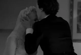 😍 b4f64ff3 pernikahan, pengantin wanita, pengantin pria, ciuman, perkawinan, cinta, upacara telegram sticker