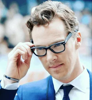 👓 d47fe426 Benedict Cumberbatch selebriti, aktor, pria, potret, kacamata, jas telegram sticker