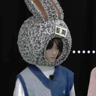 📦 56580d1e 토끼 kpop, bunny, idol, hat, korean whatsapp sticker