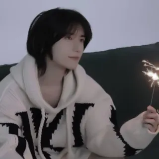 📦 c7eb454b person, sparkler, sweater, dark hair whatsapp sticker