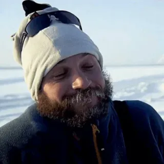 ⭐️ 0d6e3d27 homem, barba, óculos de sol, inverno, neve, ao ar livre telegram sticker