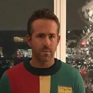 ⭐️ 3d39a494 Ryan Reynolds ator, retrato, Natal, suéter, celebridade telegram sticker