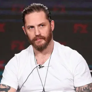 ⭐️ 7a4f0671 Tom Hardy ator, retrato, celebridade, homem, barba telegram sticker