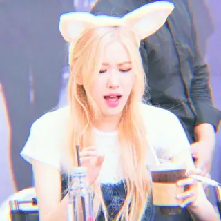 😲 22a9512a person, woman, drink, ears, headband, blonde hair whatsapp sticker