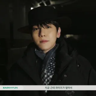 📎 2cbc6da3 지금 근데 파이프가 얼어서 人, 男性, 韓国, アイドル, マフラー, 冬 telegram sticker