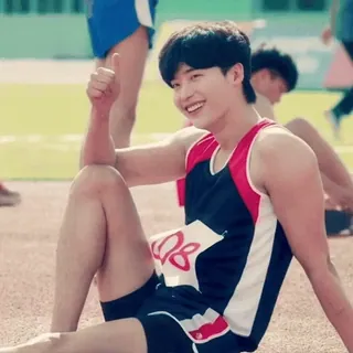 💯 408dc0de persona, sonriendo, pulgar arriba, pista, atleta, deporte telegram sticker