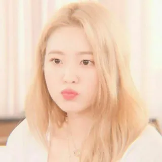 ✨ 31598b0d woman, portrait, blond, person, face whatsapp sticker