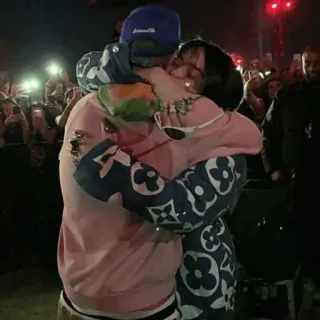 🕸 36f28c7b 人々, ハグ, キス, カップル, 愛 whatsapp sticker