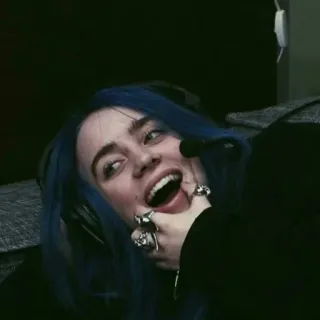 💚 f61e49c7 Billie Eilish chanteur, musicien, célébrité, cheveux bleus, pop, artiste telegram sticker