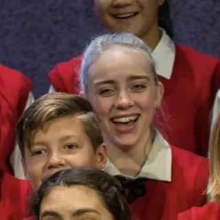 🤣 dff30210 Billie Eilish orang, selebriti, penyanyi, potret, senyum telegram sticker