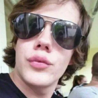 🔗 130f4b86 telegram sticker