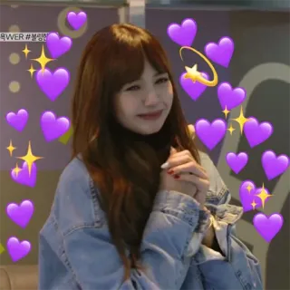 😭 5a150cf7 corazón, amor, cariño, corazones morados, lindo, chica, chaqueta vaquera, brillos whatsapp sticker