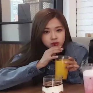 🍸 079da246 Rose orang, wanita, minuman, minuman, jus, kpop, blackpink telegram sticker