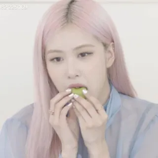 😋 81d5b1fb wanita, makan, orang, makanan, potret telegram sticker