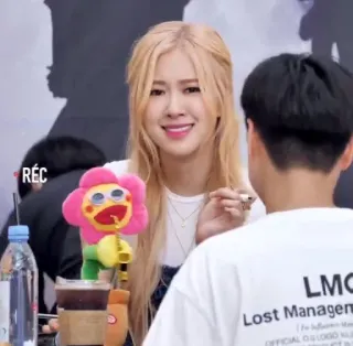 😐 c12824cc REC 人物, 女人, 花, 毛绒, kpop telegram sticker