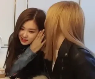 ♥️ e100e938 女性, 两个人, 微笑, 室内 telegram sticker