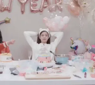 🙄 e477f7d0 气球, 独角兽, 蛋糕, 派对, 装饰, 新年 telegram sticker