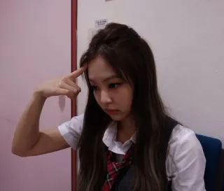 🤨 16166f0b Frau, Person, Denken, Student, Mädchen telegram sticker