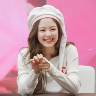 🥟 f5b0f1e4 Jennie Kim persona, donna, celebrità, sorriso, Kpop, Jennie telegram sticker